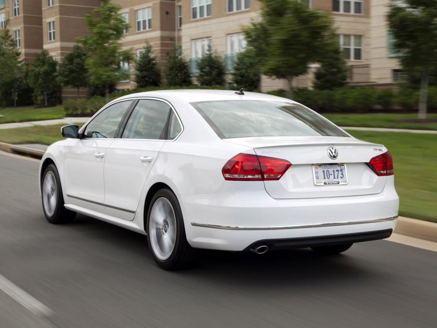  Volkswagen Passat TDi 2012 года  (US) (фото 5 из 14)